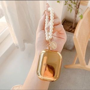 Luxury Gold Pearl Chain Apple AirPods Pro case